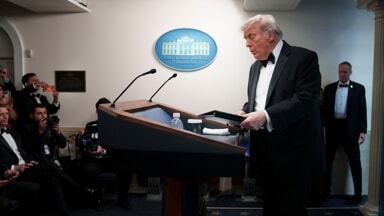 The images of the attack on the media gala with Trump (Photo LaPresse)