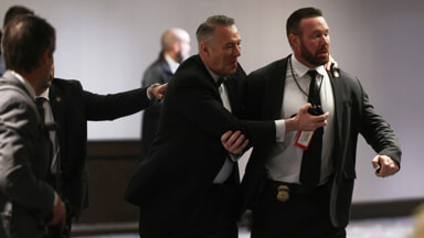 The images of the attack on the media gala with Trump (Photo LaPresse)