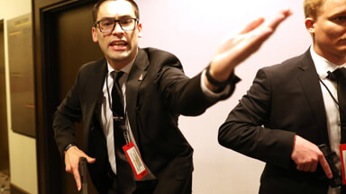 The images of the attack on the media gala with Trump (Photo LaPresse)