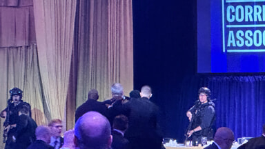 The images of the attack on the media gala with Trump (Photo LaPresse)