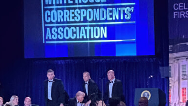 The images of the attack on the media gala with Trump (Photo LaPresse)
