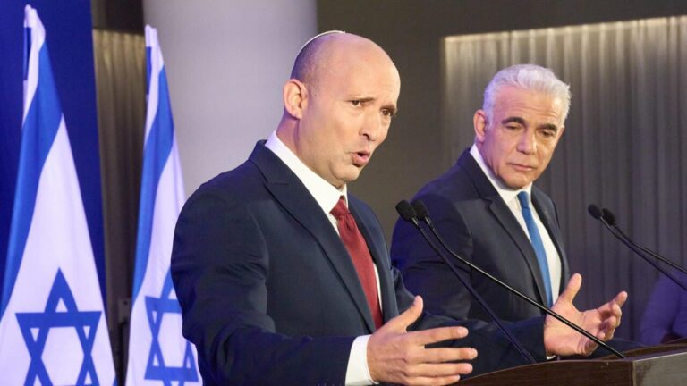 Who are the two former Israeli prime ministers united to stop Netanyahu: the strange Bennett-Lapid "tandem".