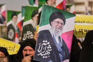 Iran, the wall of “super revolutionaries” is holding Trump back: who are the fanatics sabotaging the agreement with the USA