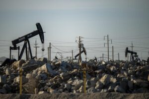 It’s raining wet: Hormuz is blocked, oil prices start to rise again