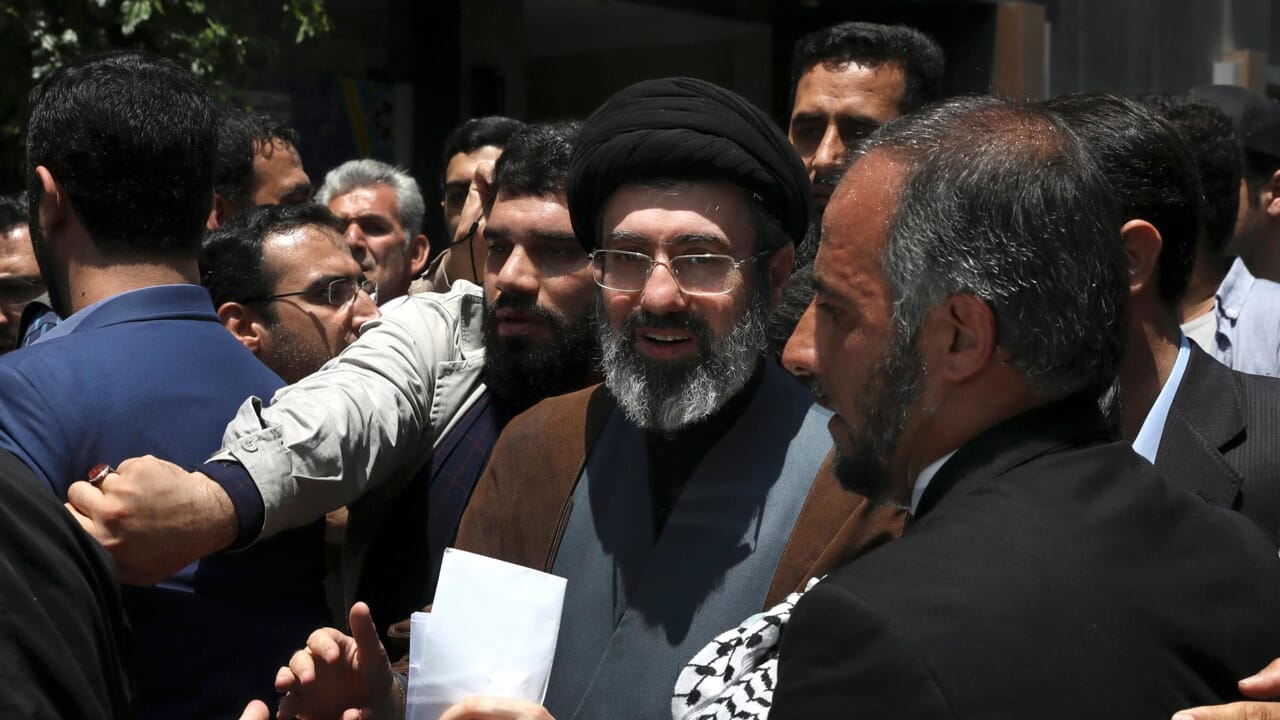 Mojtaba Khamenei is disfigured after serious injuries to his face and leg: "But he is lucid, he participates in decisions"