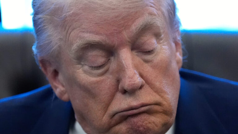 Trump collapses in the polls: his approval rating is at its lowest. Increases and war are weighing on Iran