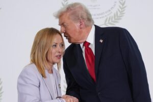 Trump thunders: “I withdraw US troops from Italy, you were useless in the war in Iran”