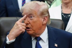 Trump contradicts himself and suspends the project to free Hormuz: “Remarkable progress towards an agreement”