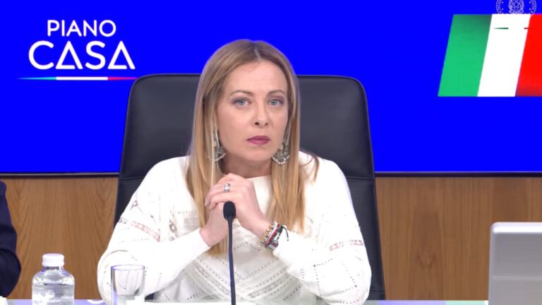 Discounted rents, fast evictions, notary bonuses, renovations and new rules for public housing: Meloni presents the housing plan