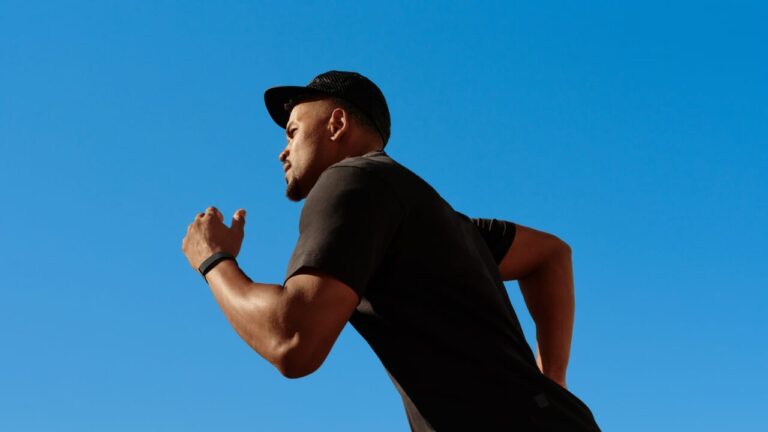 Fitbit Air: lightweight smartband without screen for 99 euros