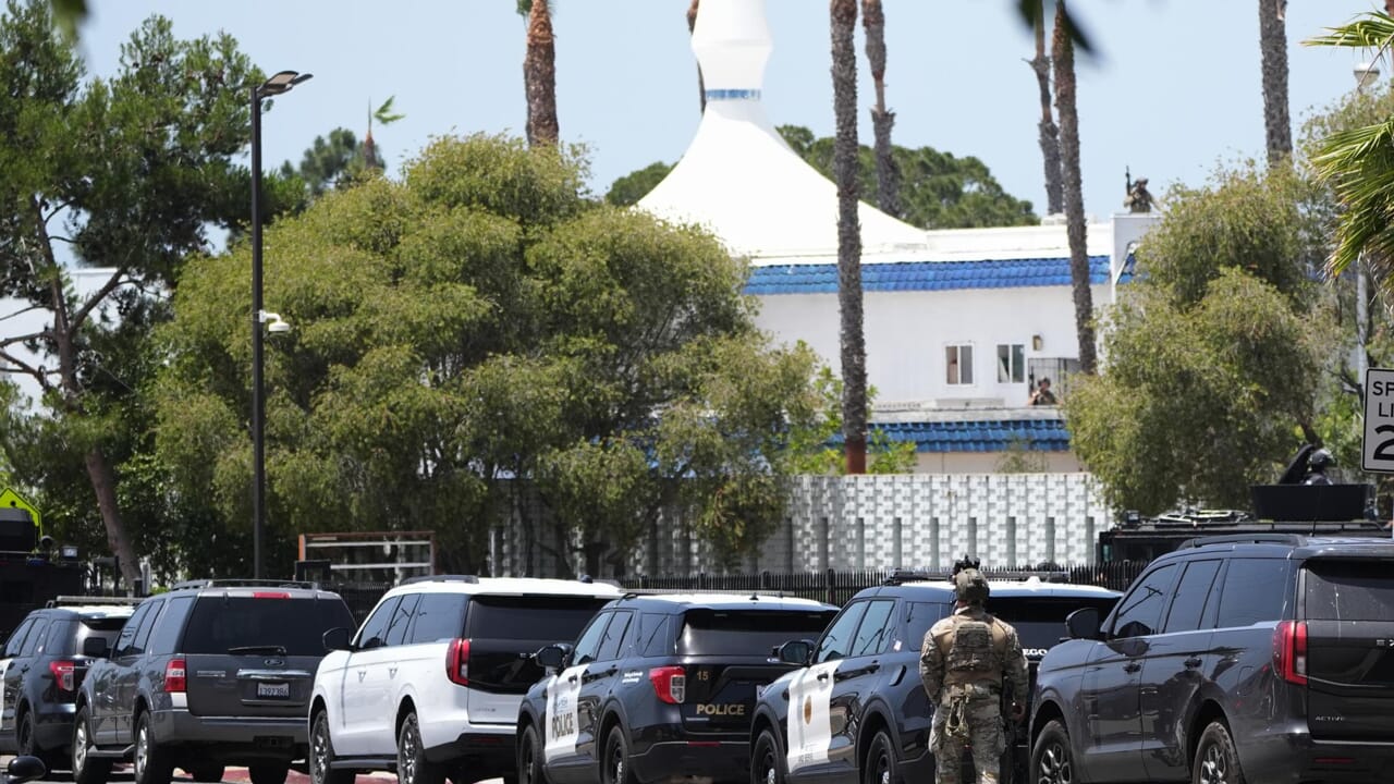 "My son ran away with weapons": the dramatic call to the police and then the massacre in the San Diego mosque