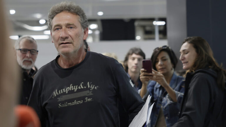 Alessandro Mantovani, journalist of the Fatto sulla Flotilla: "I took the beatings, others took more. I was stripped, with handcuffs and chains"