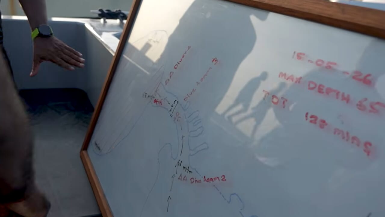 Death trap in the Maldives: "They shouldn't have entered that cave". The drama of the sub hero and the mysteries behind the massacre of the Italians