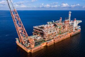 Eni’s coup: a maxi-phantom plant restarted to bring us gas