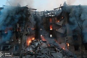 Massive Russian attack on Kiev, a school also hit: “Oreshnik supermissile launched”