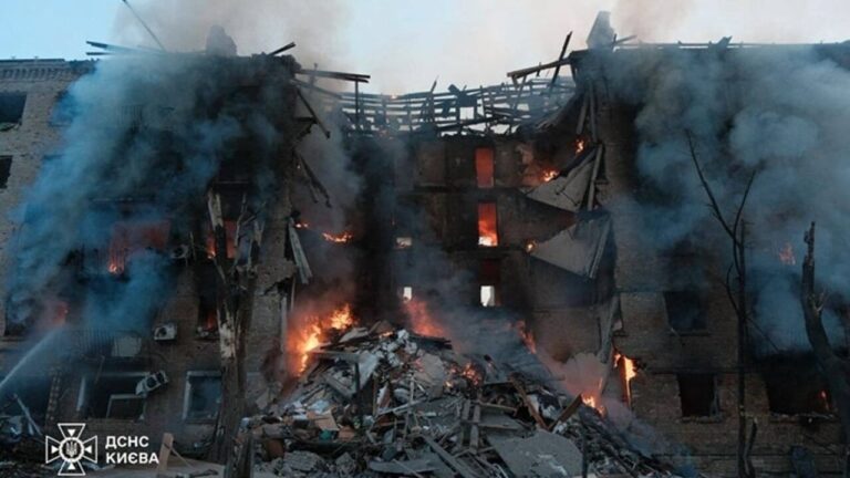 Massive Russian attack on Kiev, a school also hit: "Oreshnik supermissile launched"