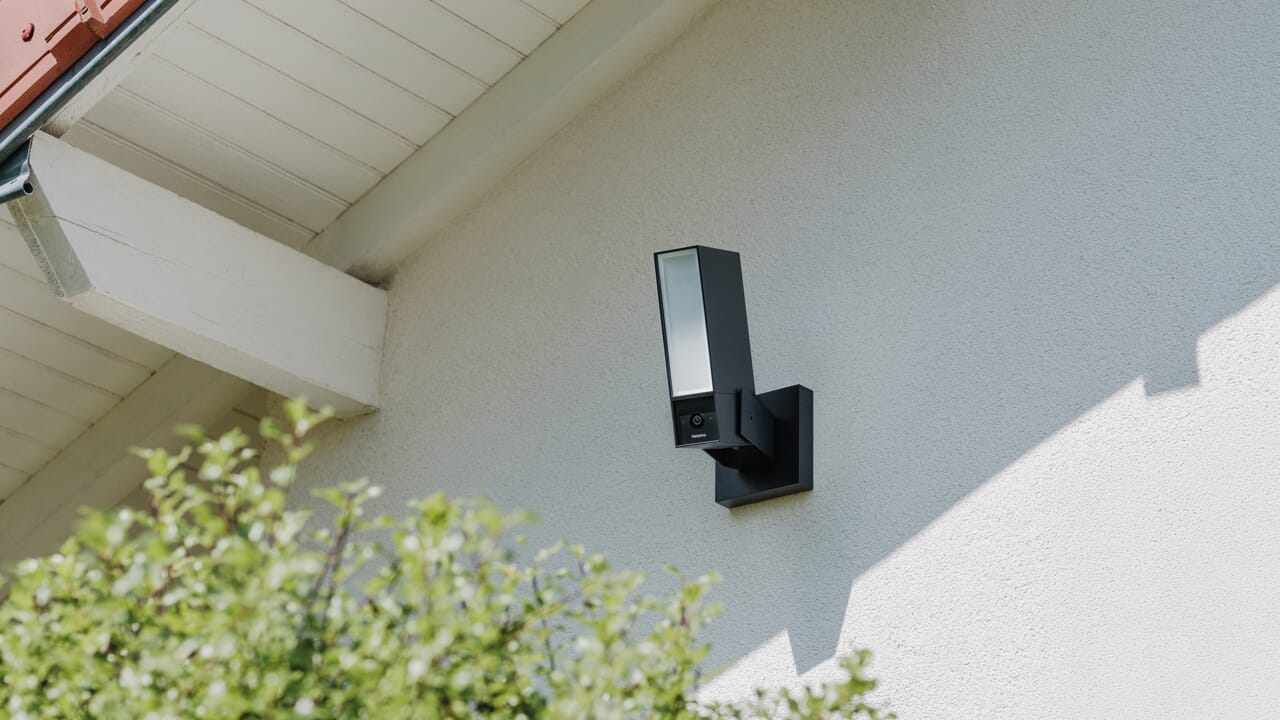 Netatmo Outdoor Camera Original: camera with spotlight and powerful siren