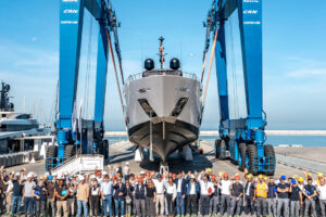 The League calls the golden power on Ferretti yachts: “To be defended, we cannot cede technologies to China”