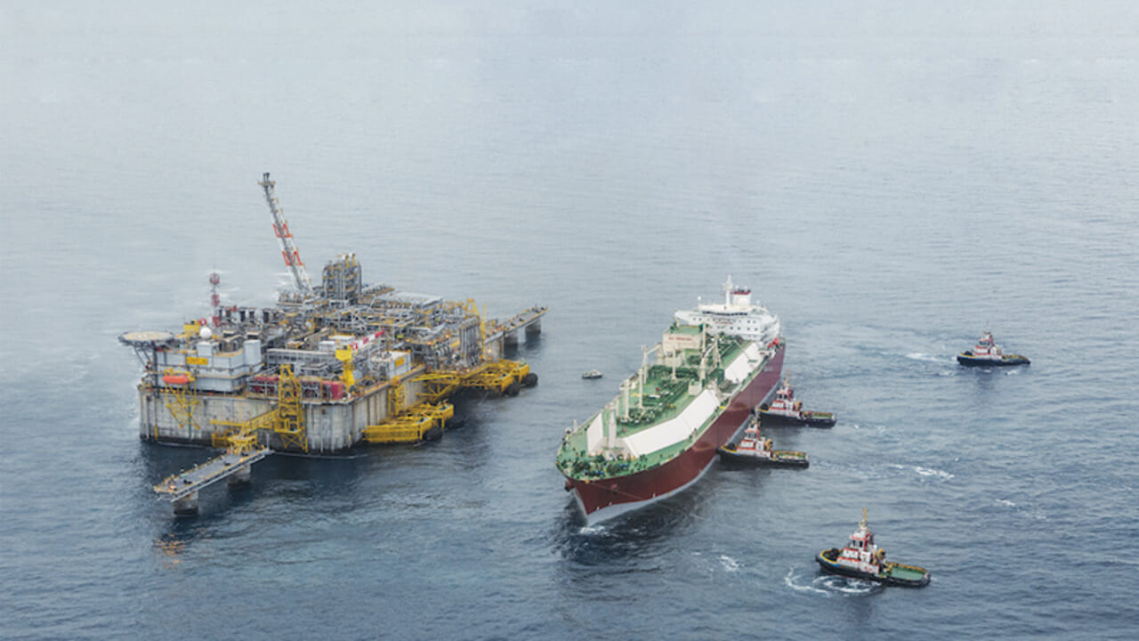 The Strait of Hormuz blocks gas supplies to Italy: force majeure declared on seventeen shipments from Qatar