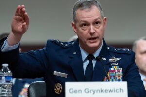 The US withdraws from Europe: a move that changes our defense