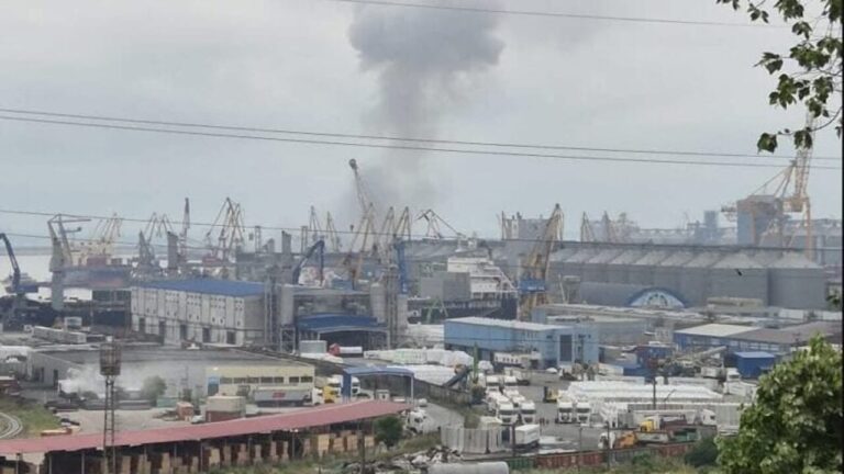 A drone exploded in the port of Constanta in Romania: a week ago the explosion in the Galati condominium
