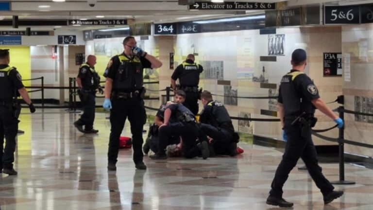Six people stabbed in the New York subway: the attack a few hours before the NBA Finals with Trump