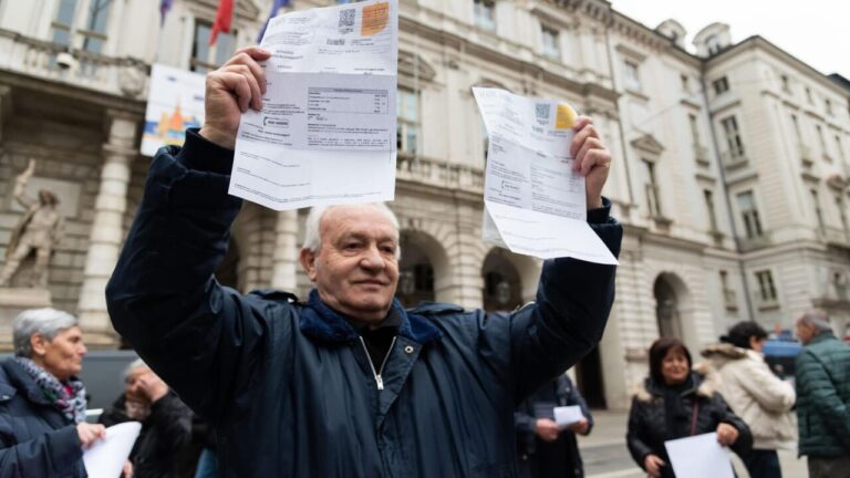 There is a plan to reduce bills: smart meters and electricity charges that are cheaper than gas