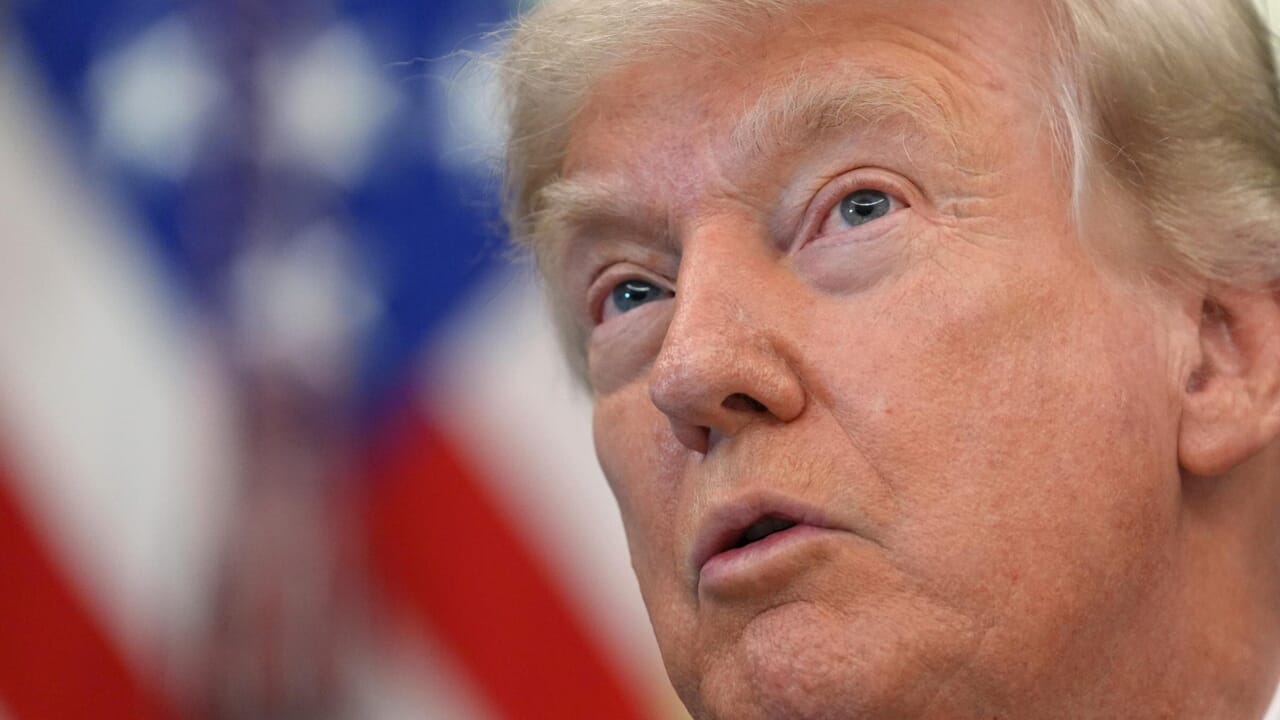 Agreement between USA and Iran, Trump: "Hormuz will be reopened, they don't want nuclear weapons". Yellow on the signature