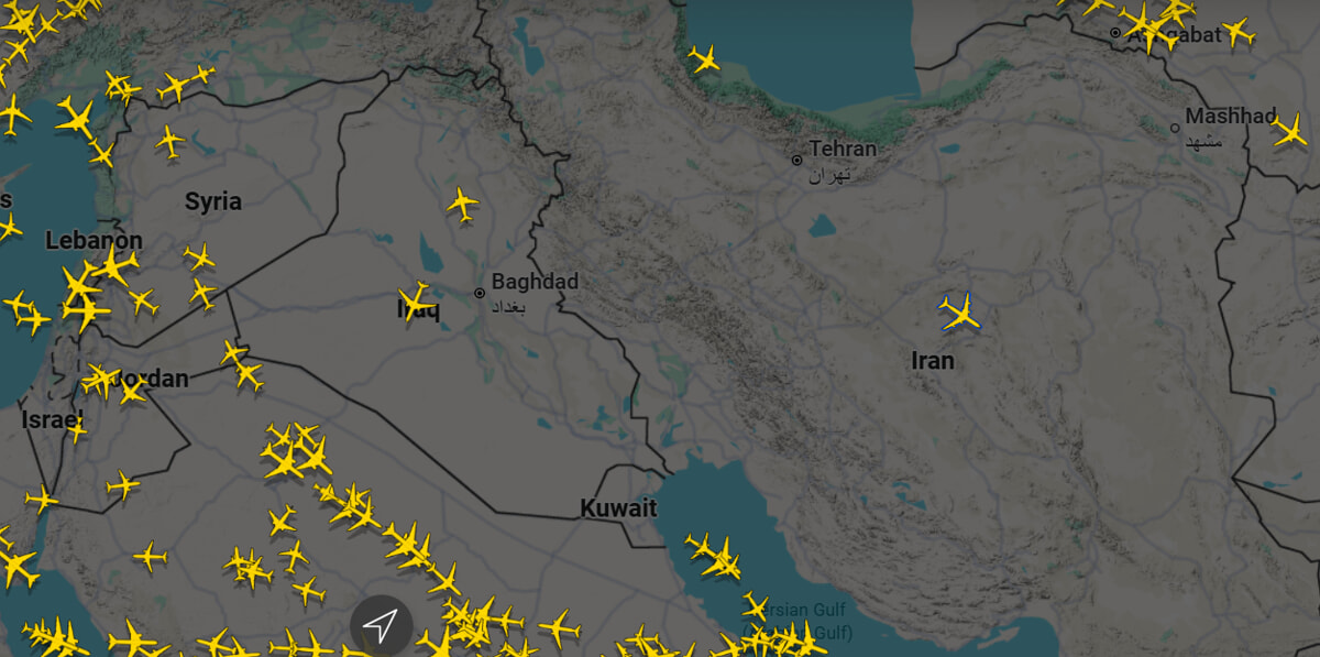 Air traffic over Iran at 9.27pm Italian time on June 14 (Flightradar24) airspace-iran-flight-radar-14-June
