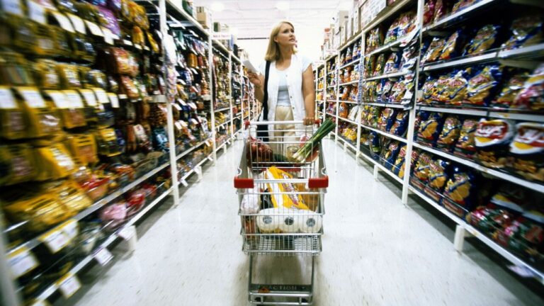What Italian supermarkets offer: the map of the most convenient discounts and record turnovers