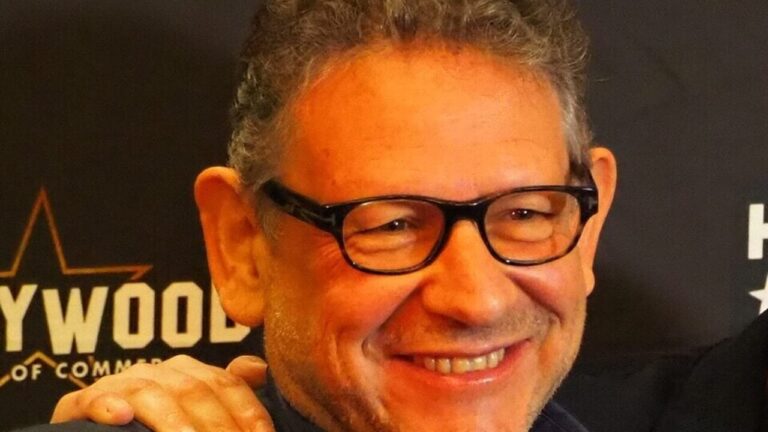 Because Universal Music is looking for a billion euros on the market