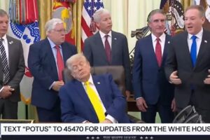 Trump closes his eyes (for a few seconds) during a briefing: “He fell asleep”