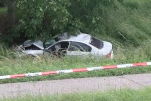 With the car on the cycle path he hits 14 children from a school camp: there are dead and injured