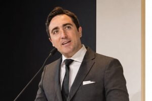 I’ll tell you who’s behind the sovereignist AI that made Italy laugh: how Matteo Achilli’s company is really doing