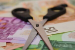 The great deception: 150 billion electoral promises without a euro of coverage (the law to stop them)