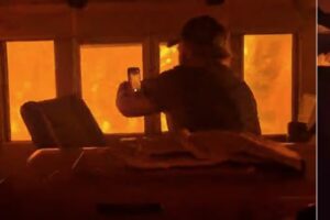 Train ends up in the middle of the fire: “We are surrounded”. The train driver films everything