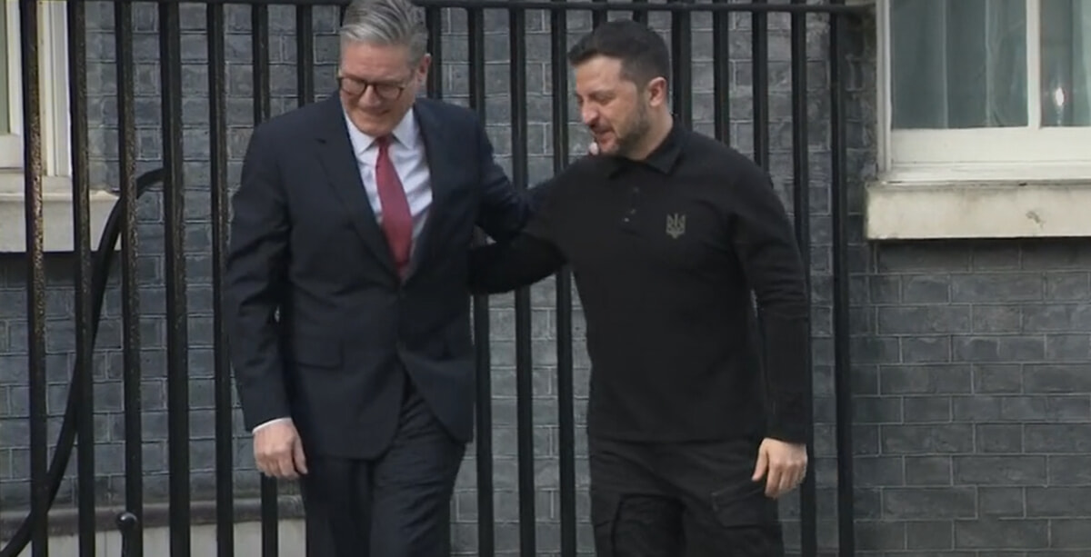 Starmer welcomes Zelensky to London Starmer welcomes Zelensky to London