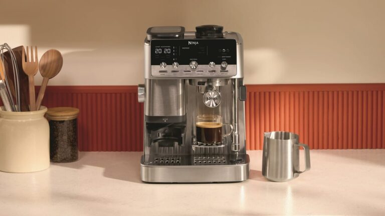 Ninja Luxe Café Mini Plus: bar coffee at home in a compact format