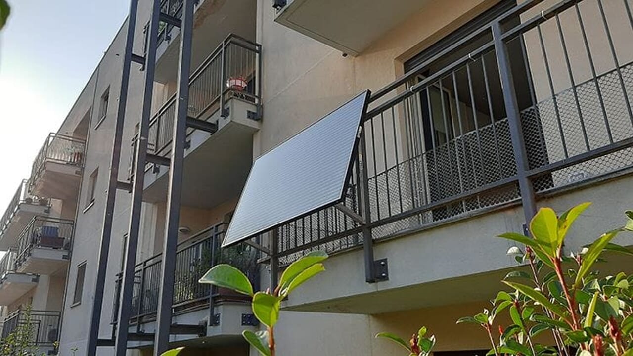 Balcony photovoltaic, how much you really save and when it is best to install it