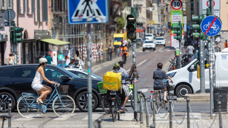 Riders' strike on 15 July: stop deliveries from Milan to Florence