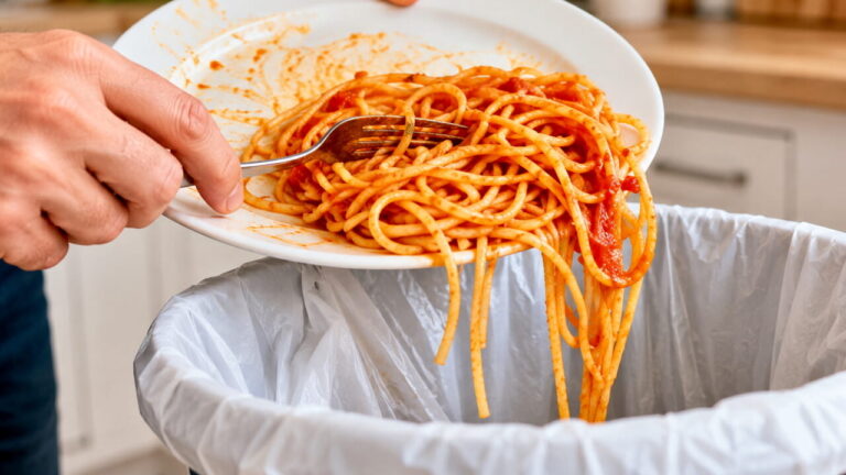 The ports are filled with foreign wheat: thus they are killing true Italian pasta