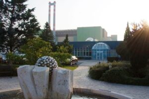 Extreme weather puts all energy sources in crisis (but it is not an excuse for saying no to nuclear power)