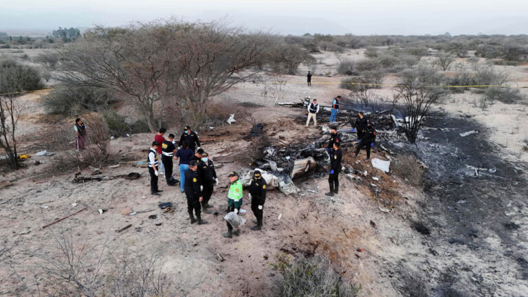 Italians died in Peru, because the plane crashed (without black box): from bad weather to human error