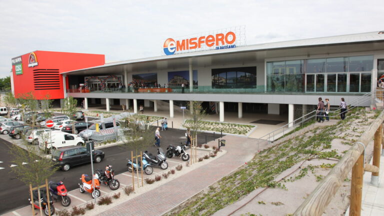 The "Tutti per il Venezuela" fundraiser begins in the Unicomm Group supermarkets