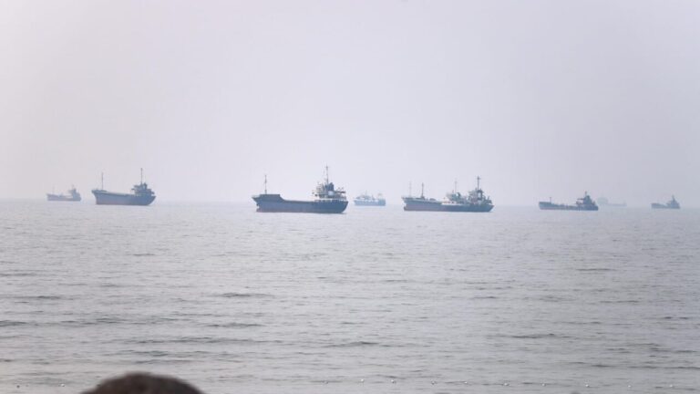 Hormuz, there is an agreement between Iran and Oman: "But the Strait is not automatically safe"