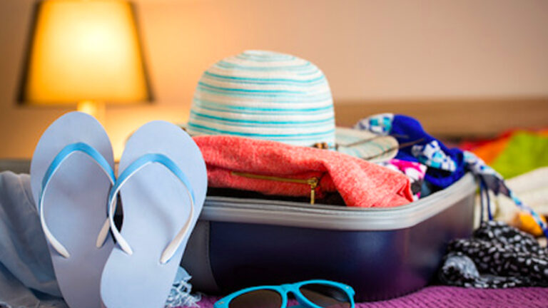 Safe holidays: how to avoid online scams