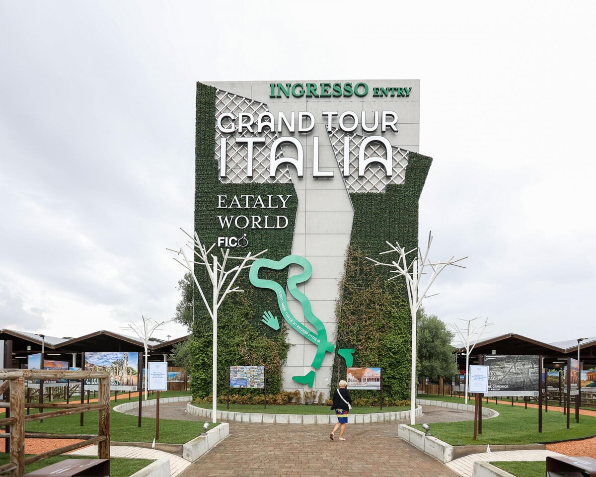 The entrance to Grand tour Italia (photo LaPresse) grand-tour-photo-lapresse