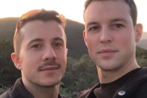 Coldplay and Lady Gaga on a ferry in Olbia for the yes of the year: who is the king of cryptocurrencies who marries the Sardinian Salvatore Spano