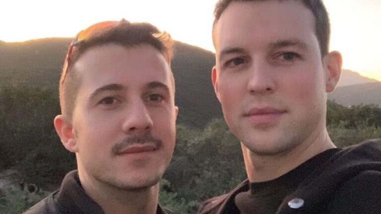 Coldplay and Lady Gaga on a ferry in Olbia for the yes of the year: who is the king of cryptocurrencies who marries the Sardinian Salvatore Spano