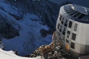 32 ask for a free helicopter to get off Mont Blanc: the mayor says no to the “irresponsible”